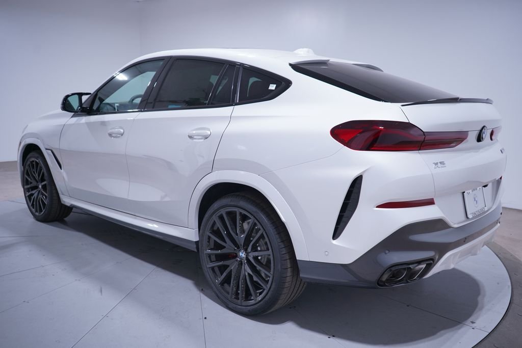 New 2027 White Metallic BMW M60i image 3