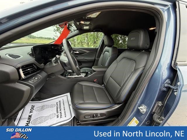 Used 2025 Ocean Blue Metallic Buick Sport Touring image 19