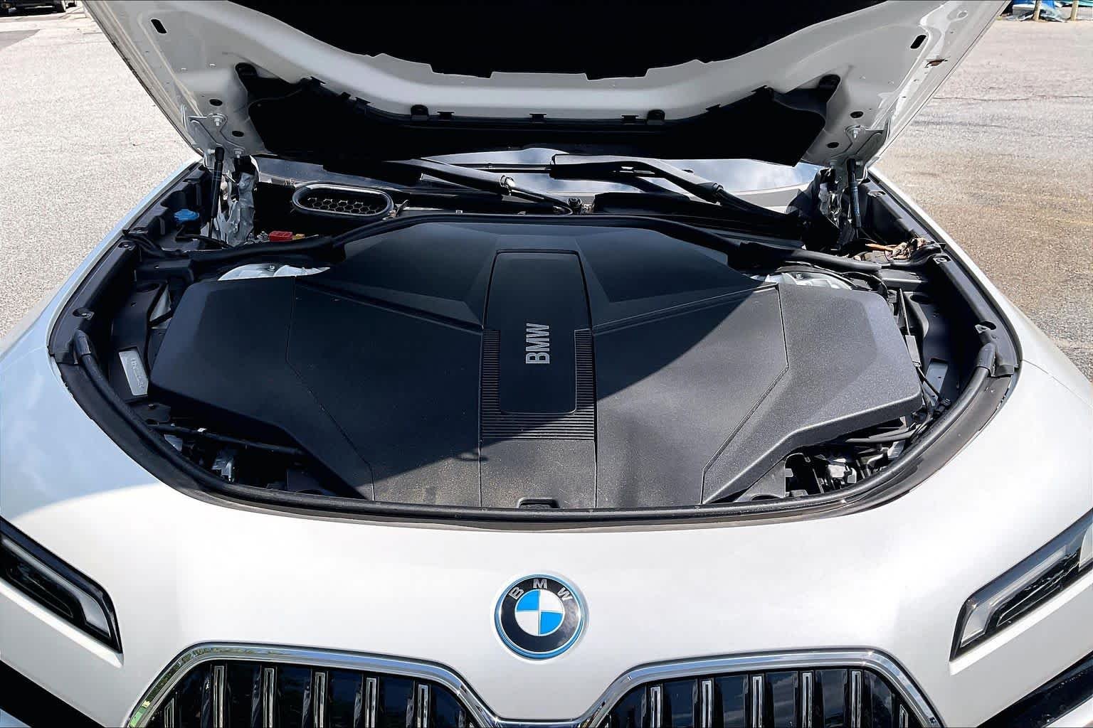 Used 2024 Mineral White Metallic BMW eDrive50 image 33