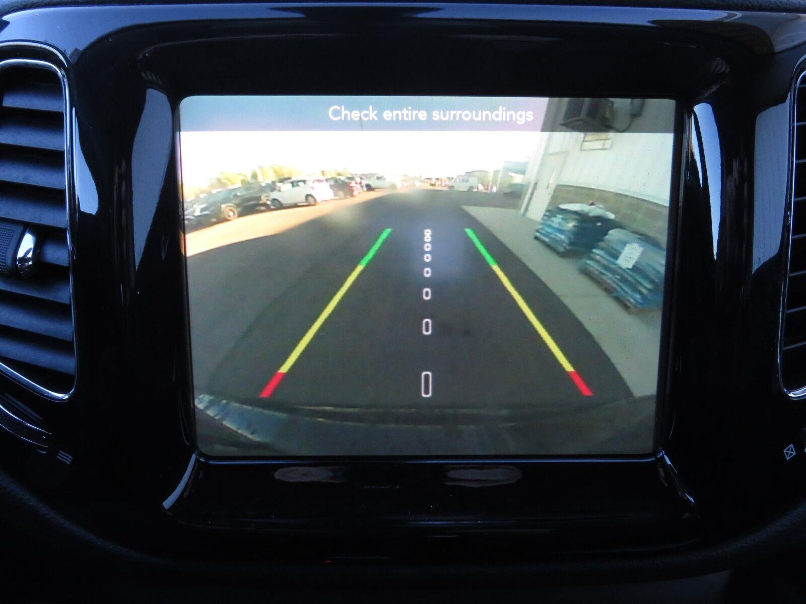 Used 2019 Diamond Black Crystal Pearlcoat Jeep Limited image 32