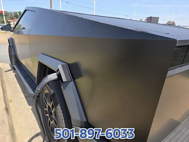Used 2025  Tesla Base image 9