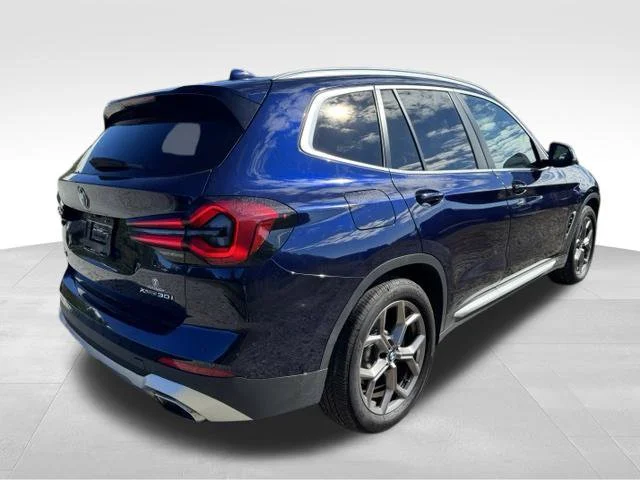 Used 2023 Blue BMW xDrive30i image 7