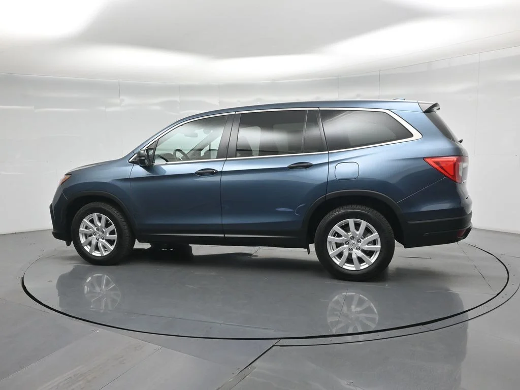 Used 2019 Black Honda LX image 6