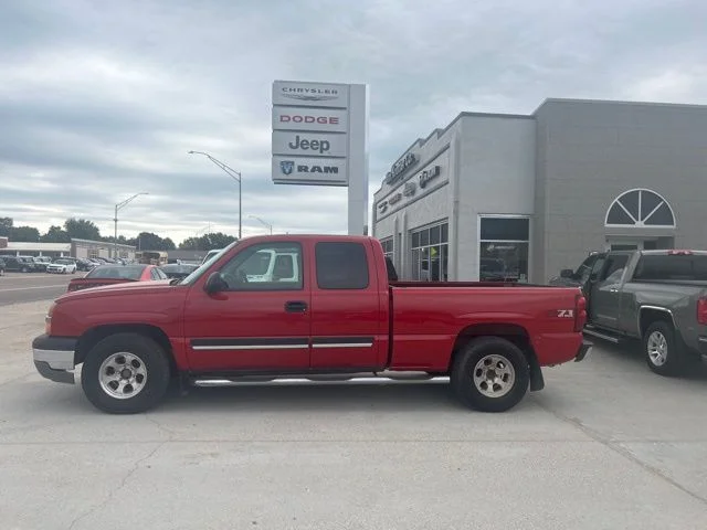 2003 Chevrolet Silverado 1500 LS 4X4 Extended Cab SWB's photo