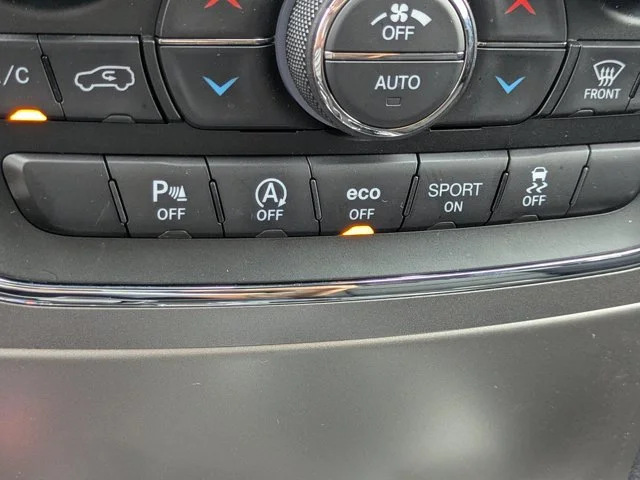 Used 2020 Bright White Clearcoat Jeep Laredo image 28
