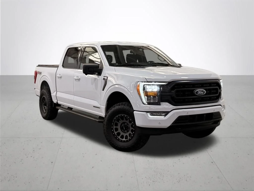 Used 2021 White Ford XLT image 8