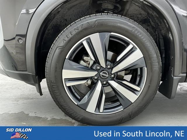 Used 2023 Super Black Nissan SL image 18