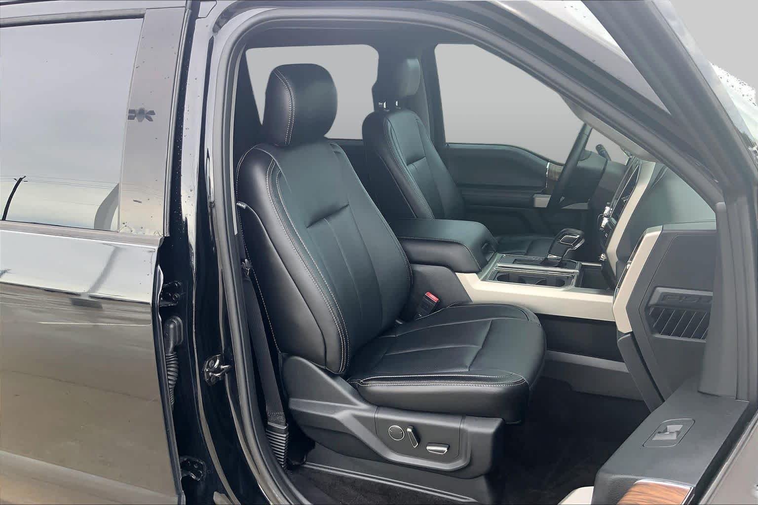 Used 2018 Shadow Black Ford LARIAT image 9