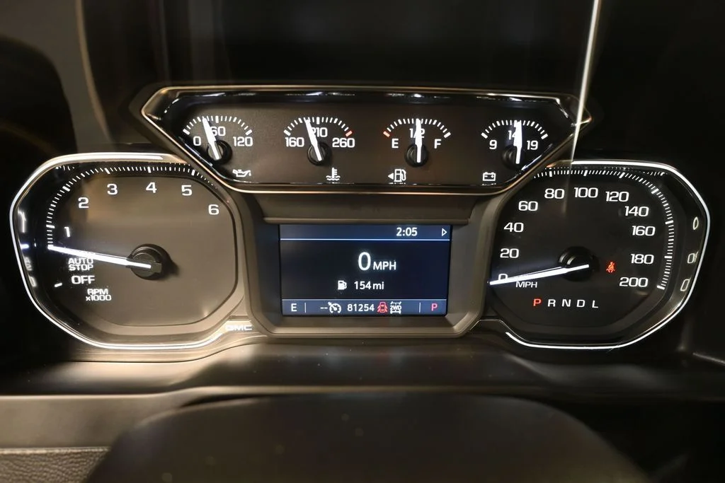 Used 2020 Black GMC SLT image 31