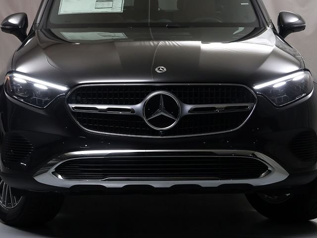 New 2027 Graphite Grey Metallic Mercedes-Benz GLC 300 image 6