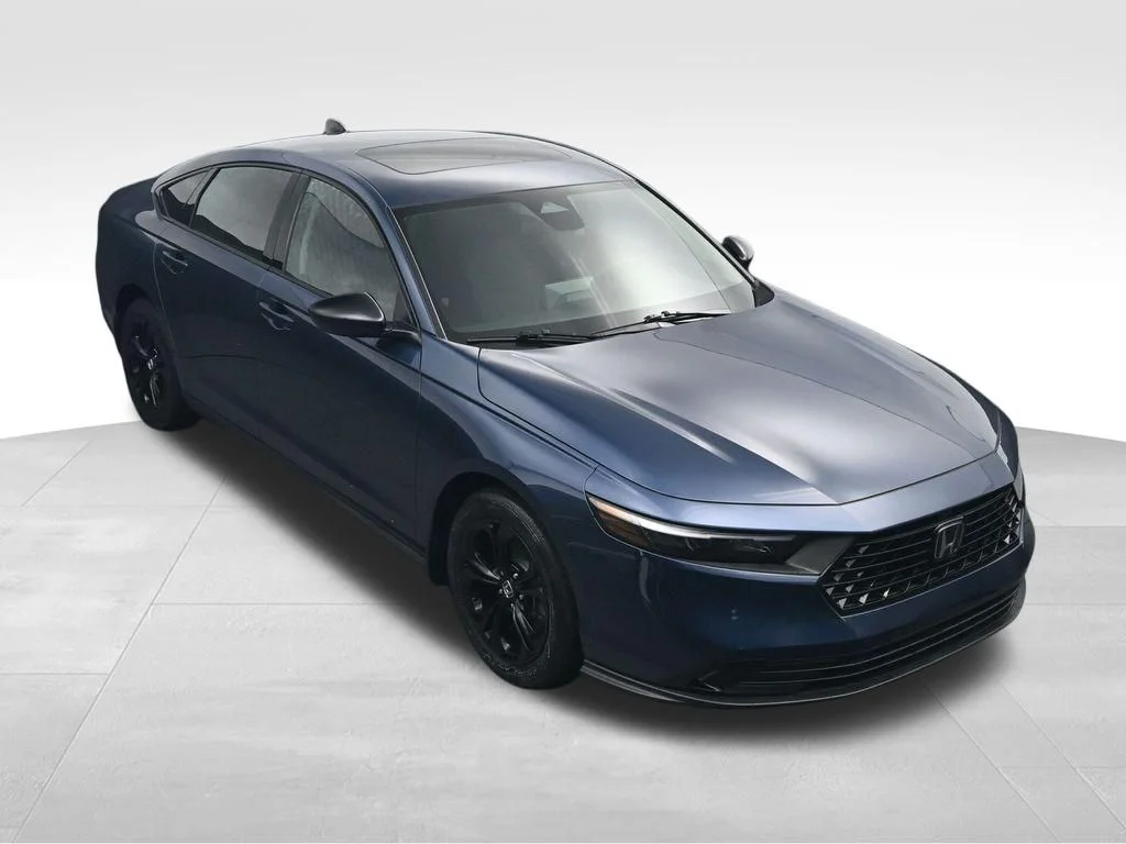 Used 2025  Honda SE image 31