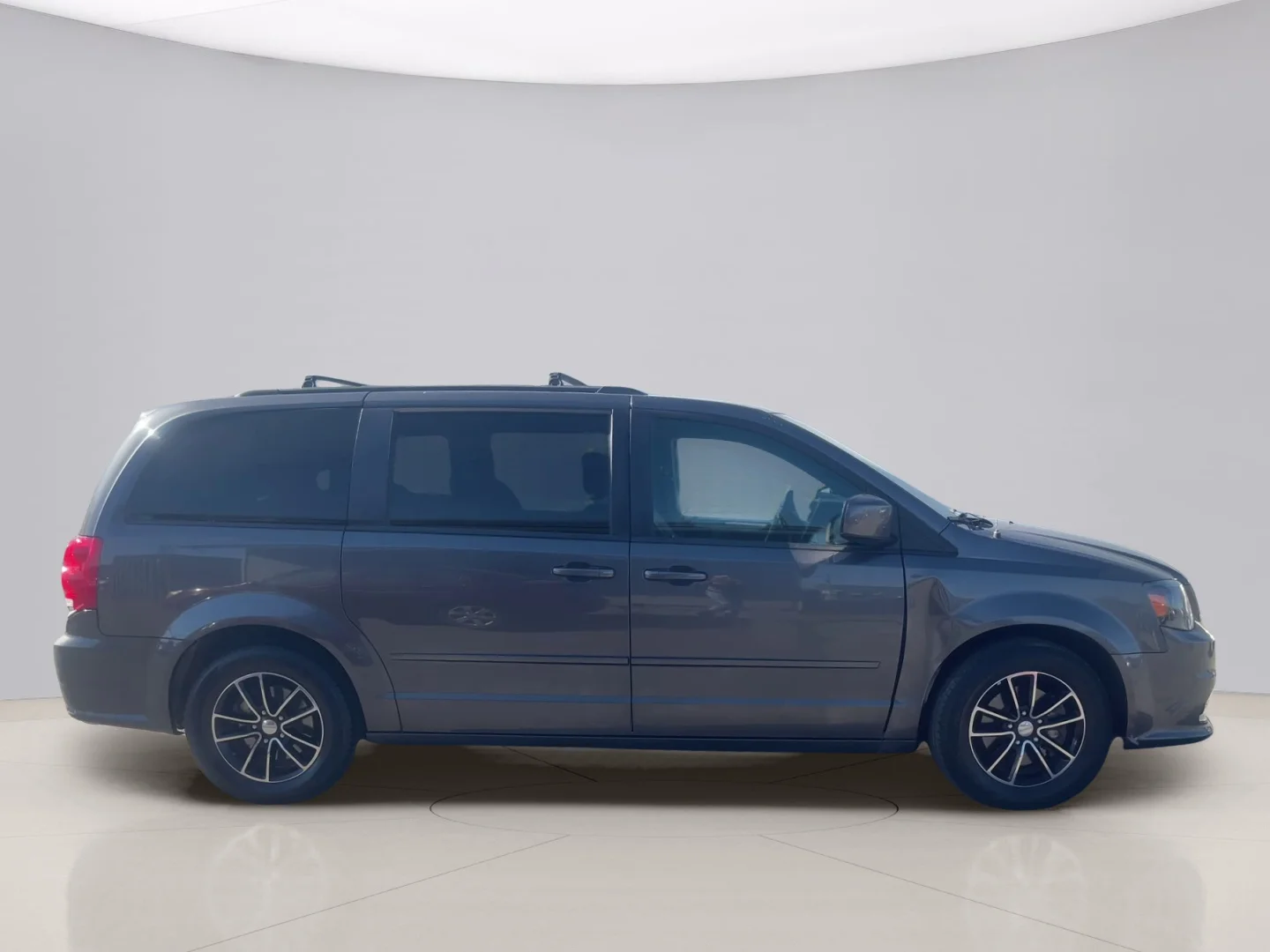 Used 2016 Gray Dodge  image 4