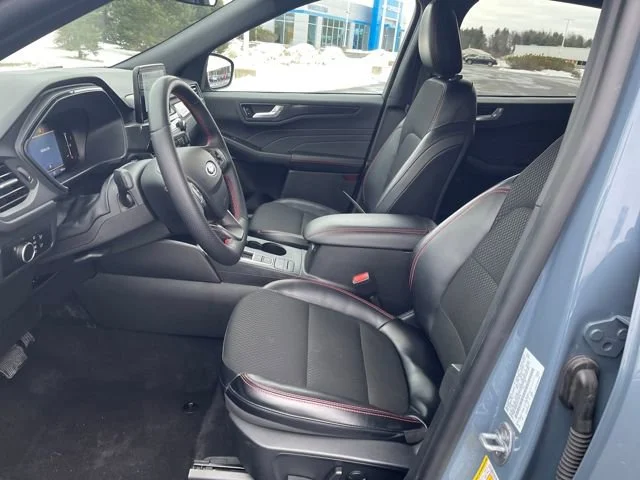 Used 2025 Vapor Blue Ford ST-Line image 11