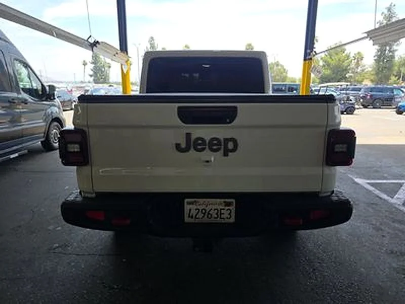 Used 2021 White Jeep Rubicon image 5