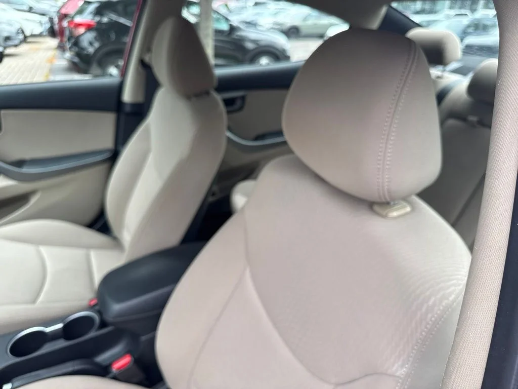 Used 2014 Red Hyundai SE image 16