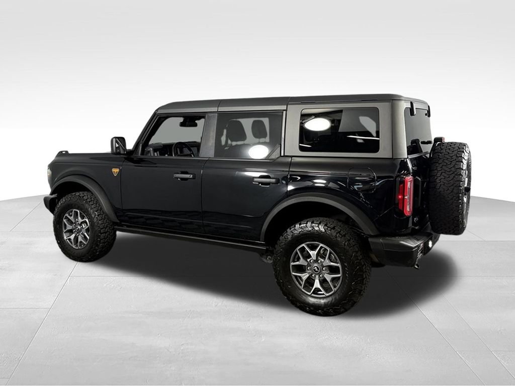 Used 2025 Shadow Black Ford Badlands image 9