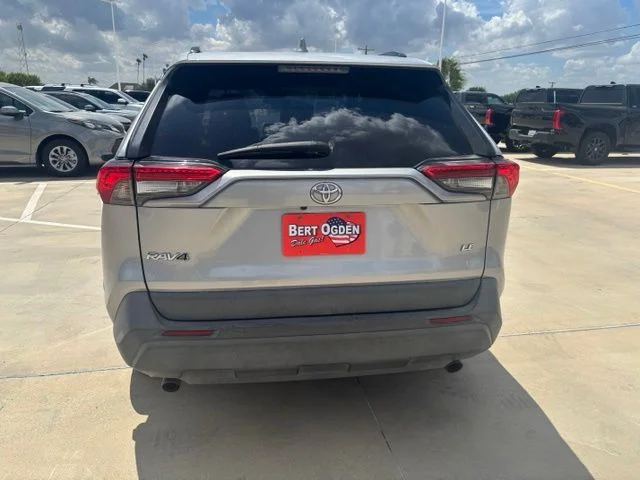 Used 2020 Silver Toyota LE image 5