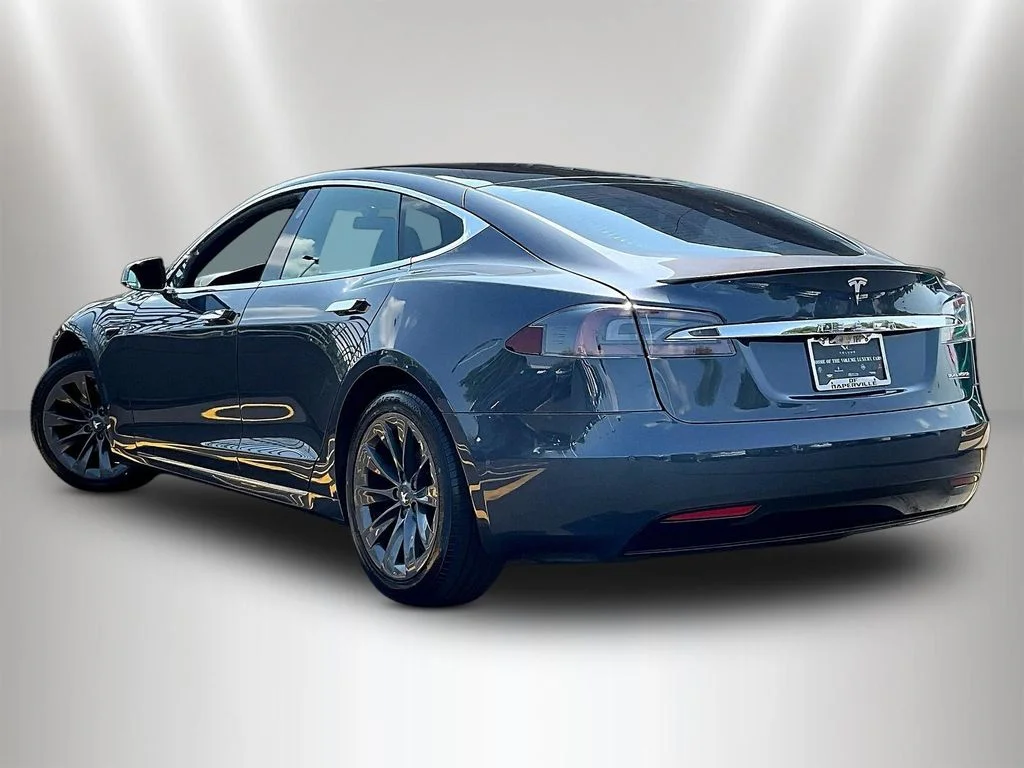 Used 2020  Tesla Performance image 4