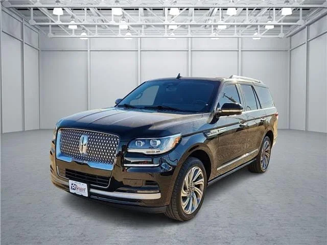 Used 2024 Infinite Black Metallic Clearcoat Lincoln Reserve 4x4 image 1