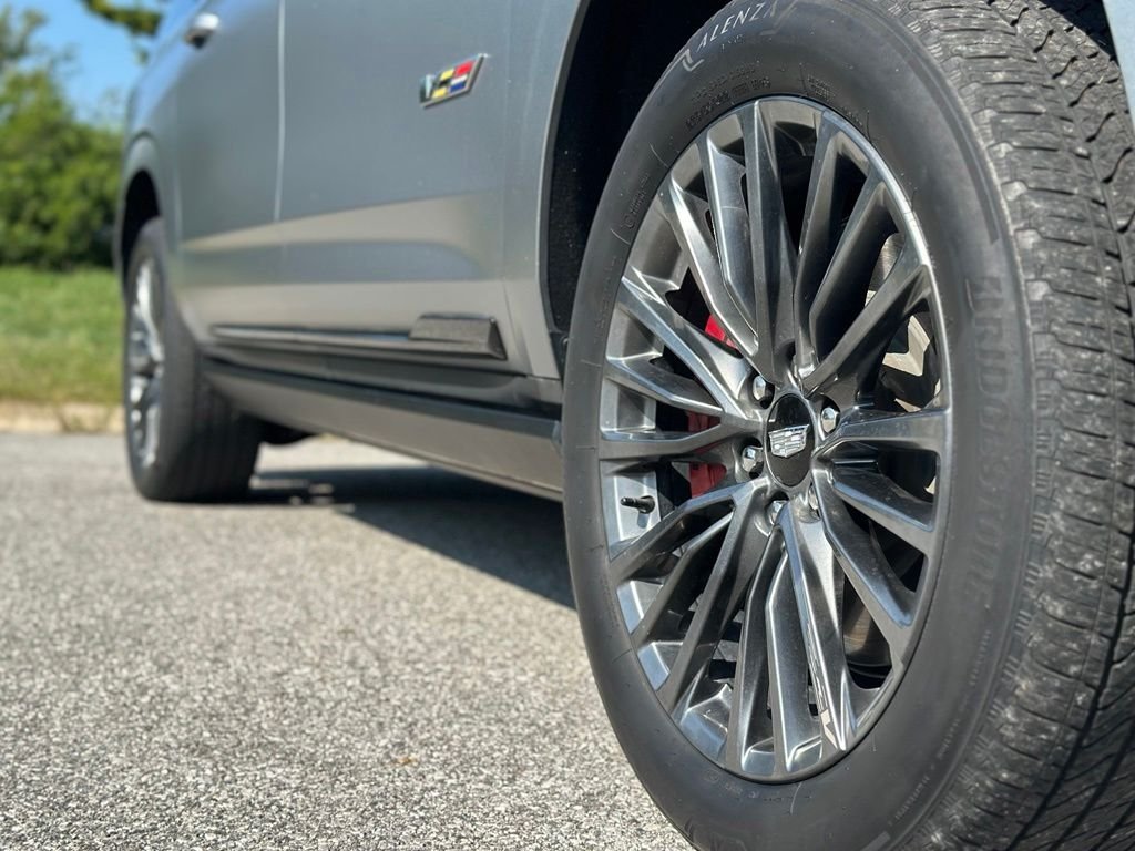 Used 2023 Silver Cadillac V-Series image 8