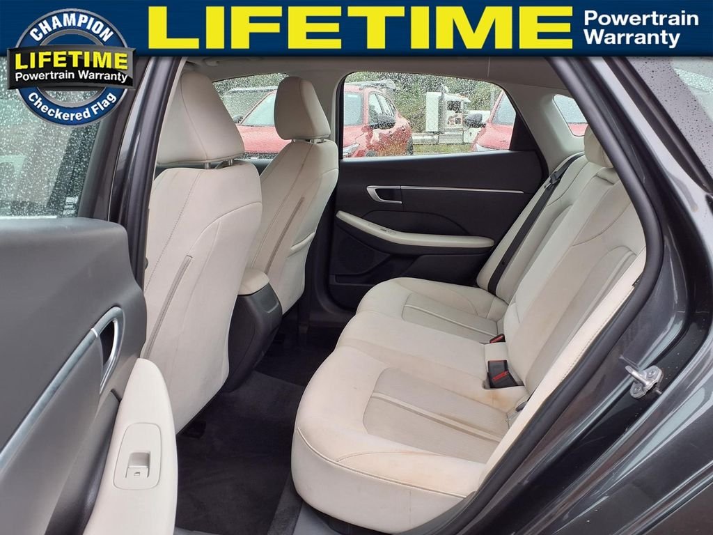 Used 2025 Gray Hyundai SEL image 10