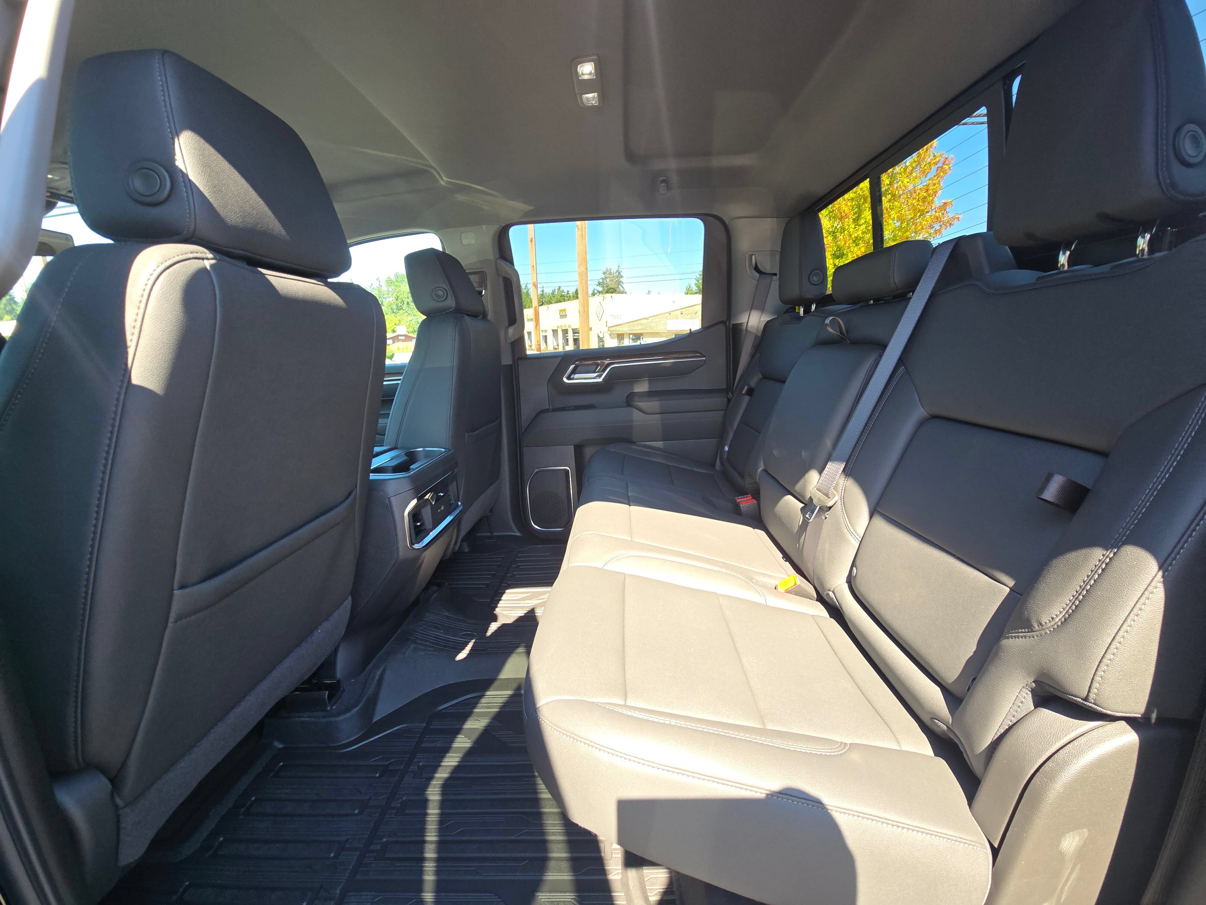 New 2026 Onyx Black GMC Elevation image 10