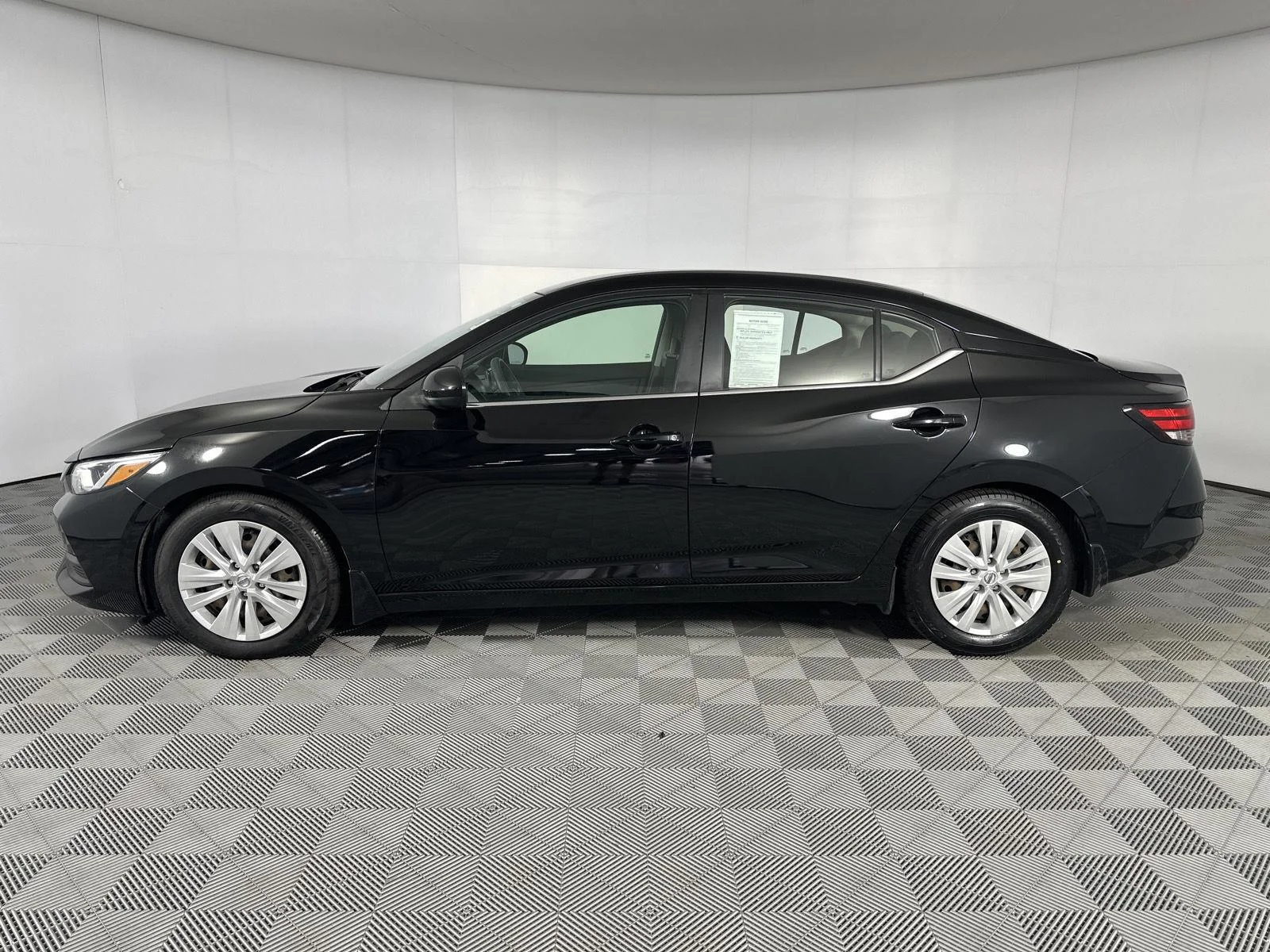 Used 2020 Super Black Nissan S image 4
