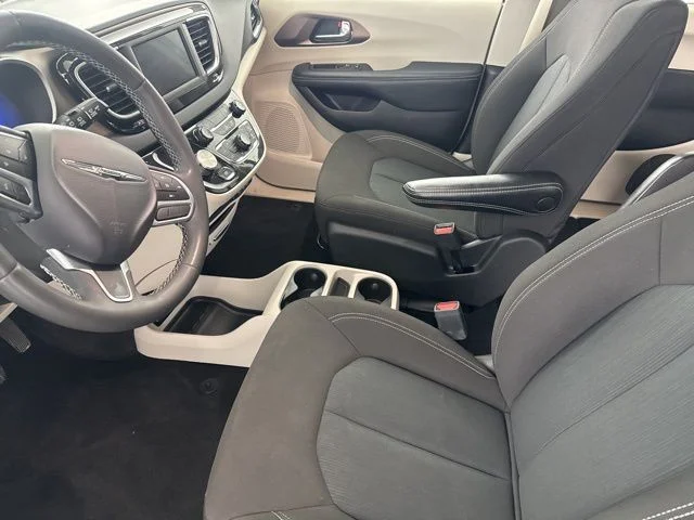 Used 2023 Black Chrysler LX image 20