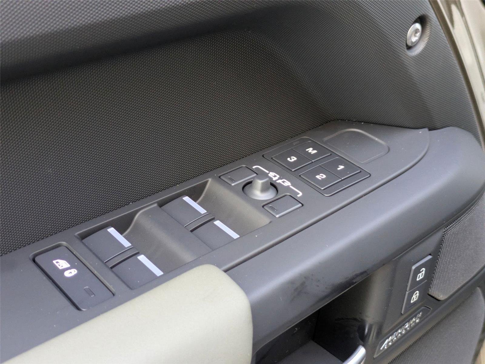 Used 2026 Gondwana Stone Metallic Land Rover X-Dynamic SE image 12