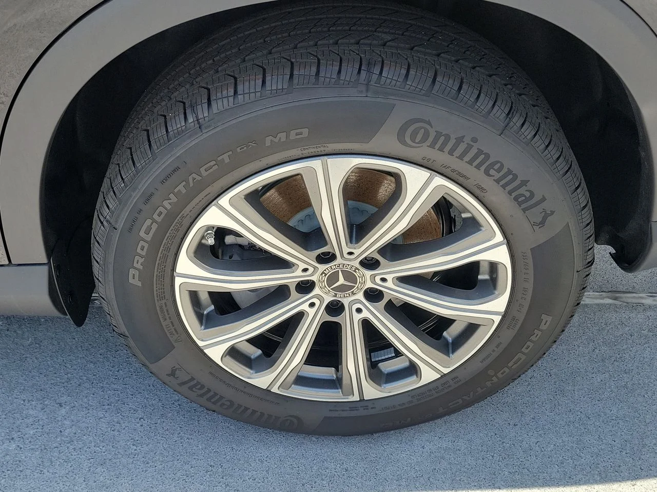 New 2026 Black Mercedes-Benz GLC 300 image 11