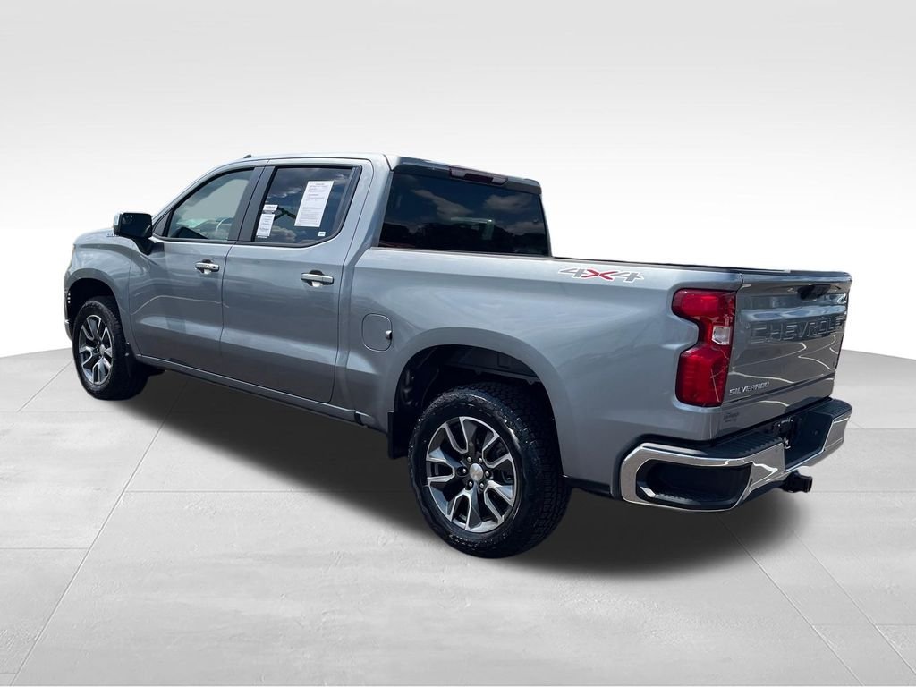 Used 2023 Gray Chevrolet LT image 3