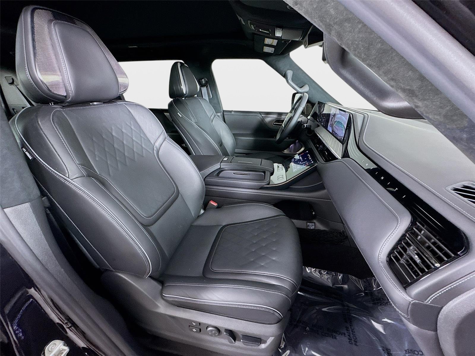 Used 2026 Mineral Black/Graphite Shadow INFINITI AUTOGRAPH image 30