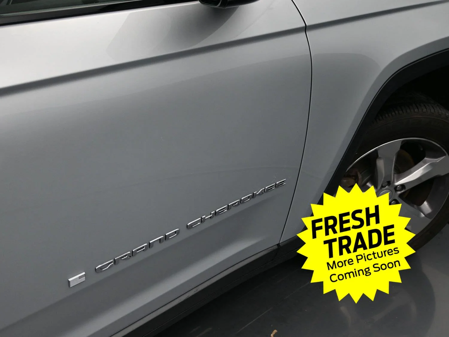 Used 2022 Silver Zynith Jeep Limited image 6