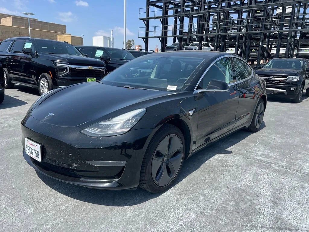 2019 Tesla Model 3 Rear-Wheel Drive Mid Range's photo
