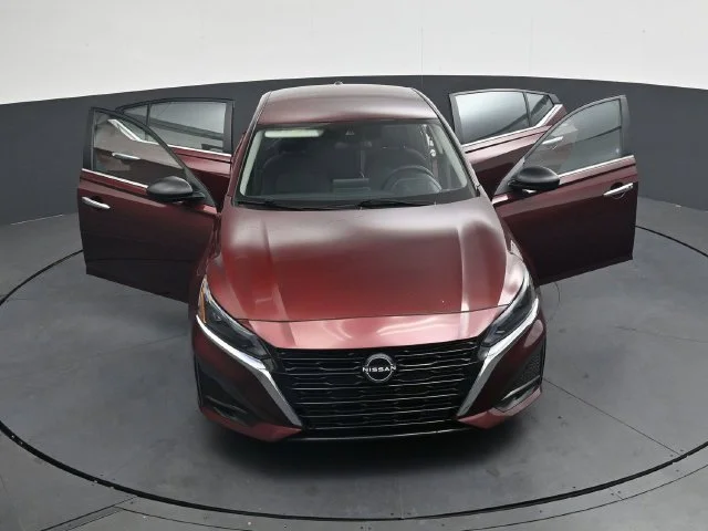 Used 2025 Red Nissan 2.5 SV image 38