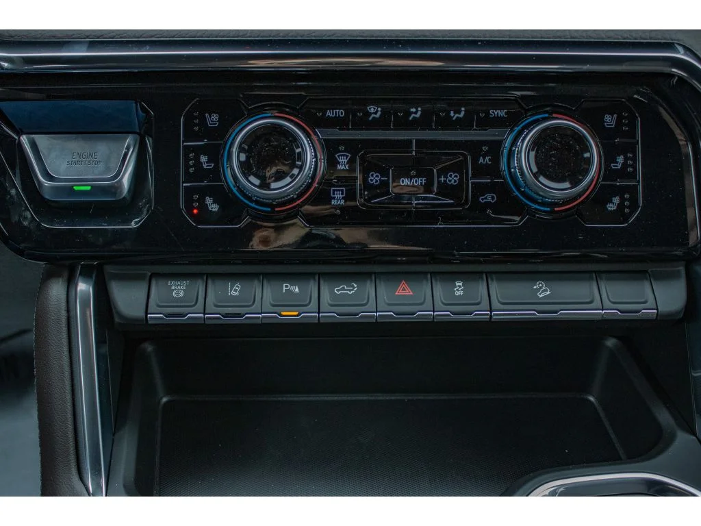 New 2026 Glacier White Tricoat GMC Denali image 31