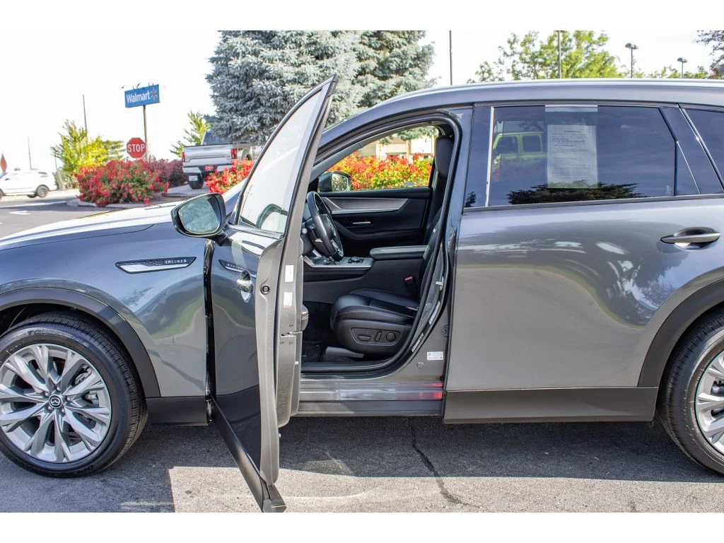 Used 2026 Machine Gray Metallic Mazda Preferred image 31
