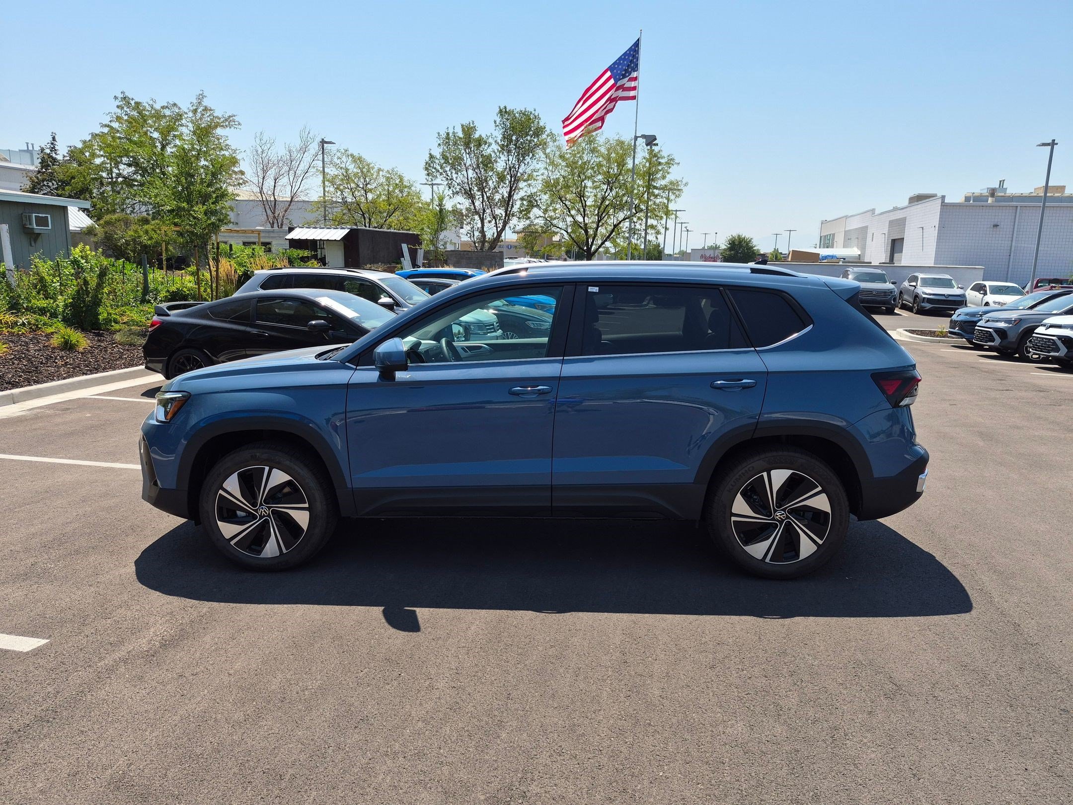 New 2026 Monterey Blue Pearl Volkswagen SE image 7