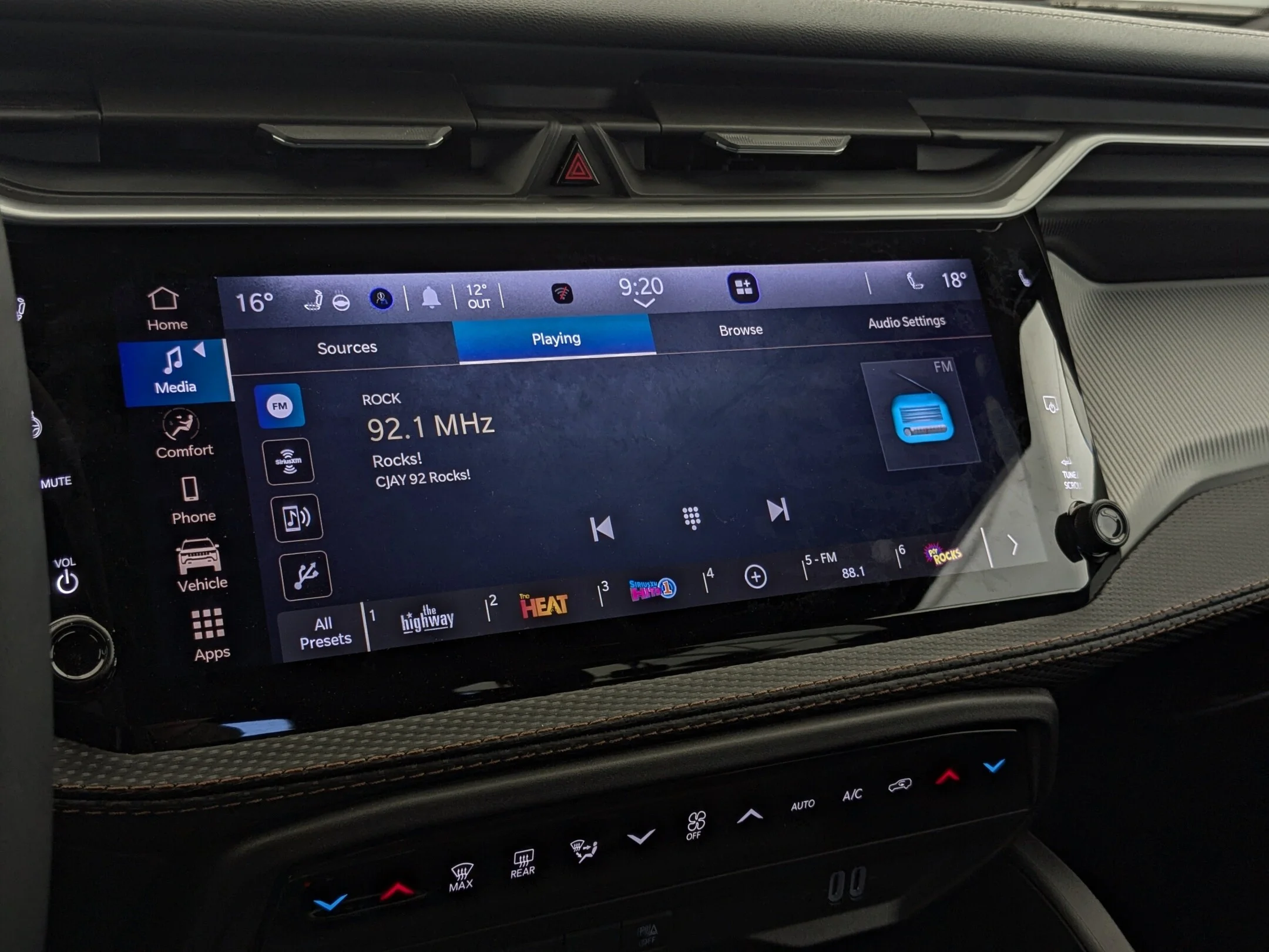 New 2026 Grey Jeep Limited - - Hybrid - Dual-Pane Pano Sunroof - Capri Leatherette - Power Liftgate & More! image 22