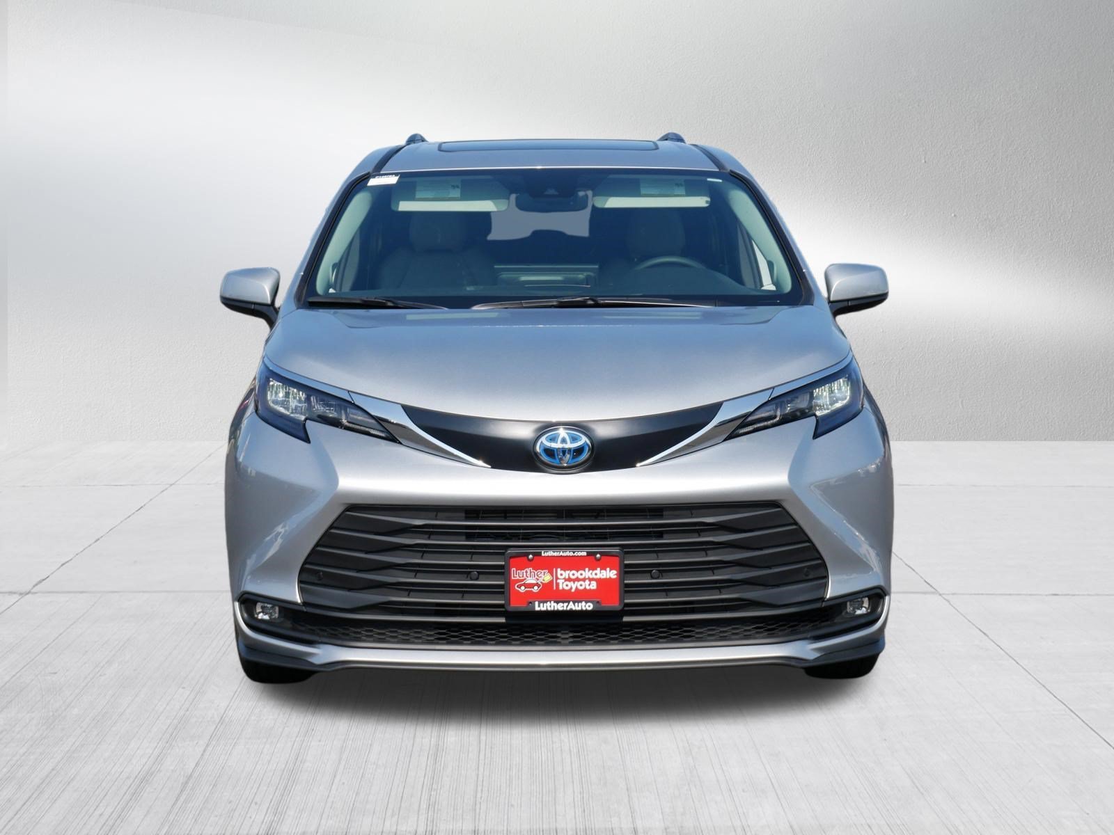 Certified 2025 Toyota Sienna XLE with VIN 5TDJSKFC7SS212101 for sale in Brooklyn Center, Minnesota