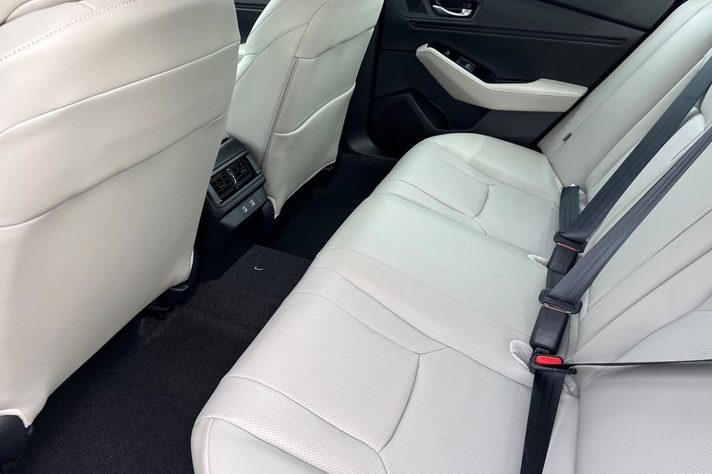 New 2026 Platinum White Pearl Honda Touring image 12