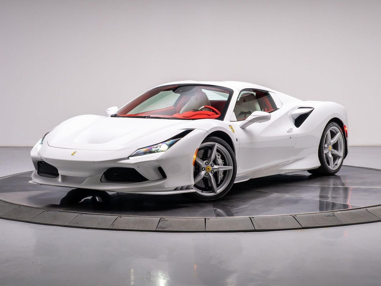 Used 2022 Bianco Cervino - Extra Campionario Ferrari Spider image 9