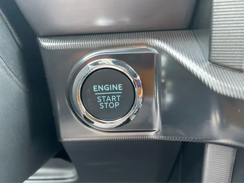 New 2025 Space White Metallic Ford Platinum® image 23
