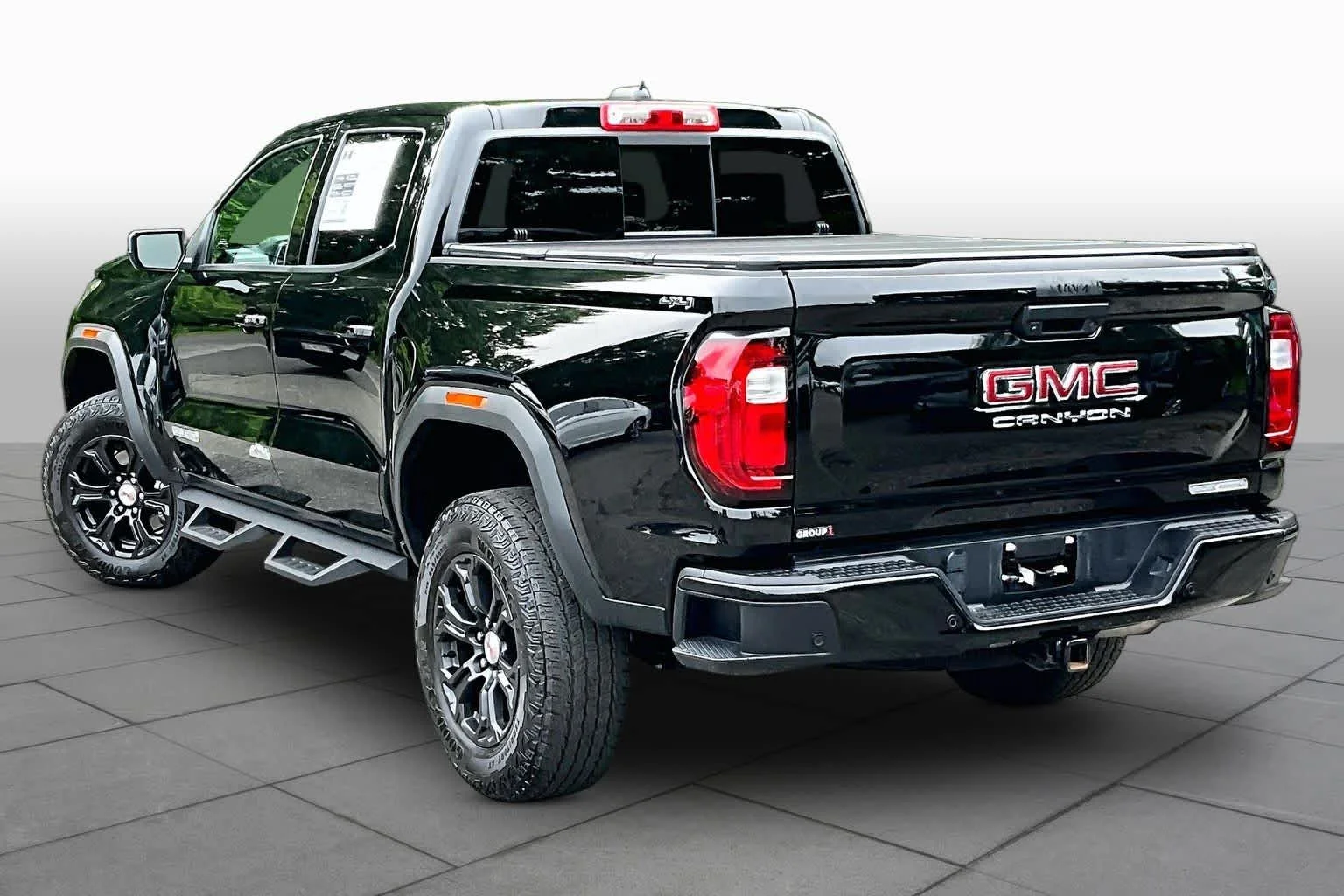 Used 2024 Onyx Black GMC 4WD Elevation image 12