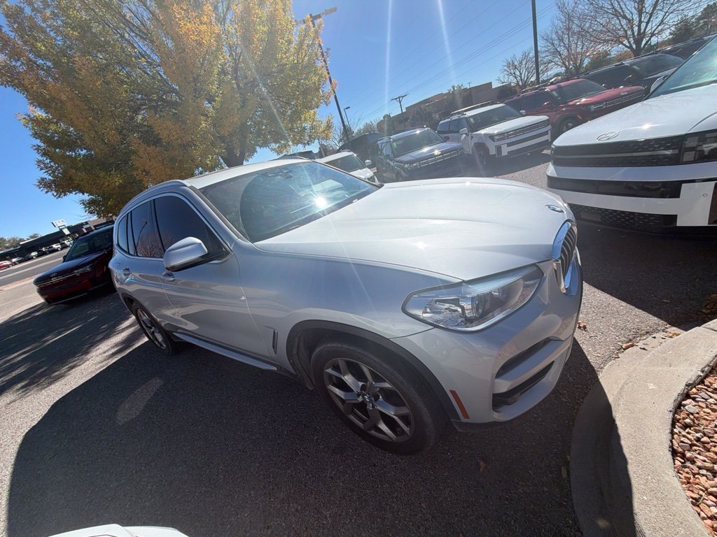 Used 2021 Silver BMW xDrive30i image 3