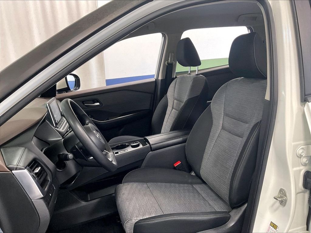 Used 2023 White Nissan SV image 10
