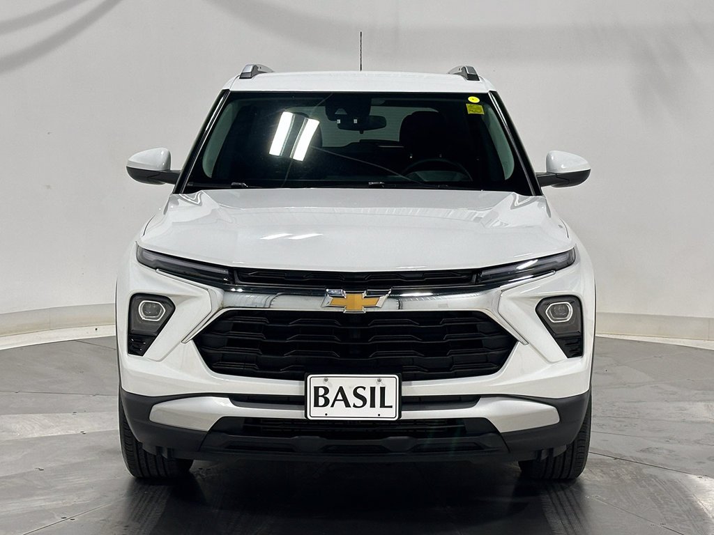 Used 2024 White Chevrolet LT image 9