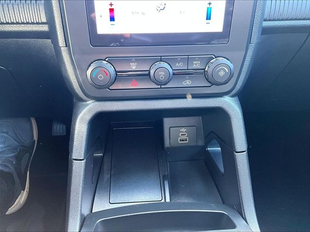 Used 2025 White Ford XL image 27