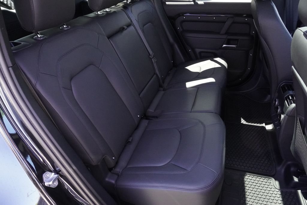 New 2026 Santorini Black Land Rover X-Dynamic SE image 27
