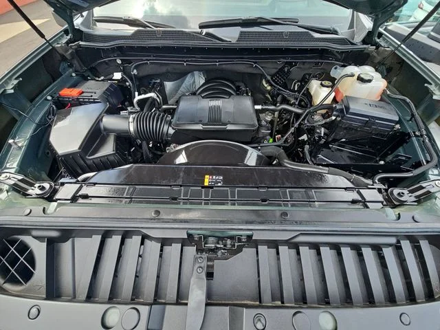 Used 2025 Gray Chevrolet ZR2 image 32